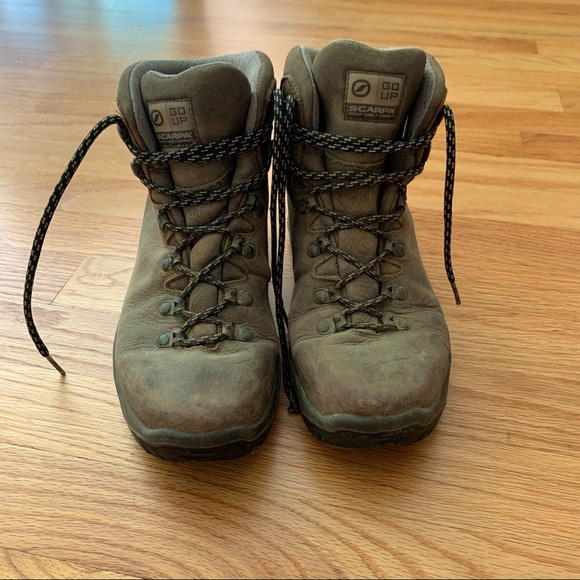 SCARPA Hiking Boots - Picture 2 of 9